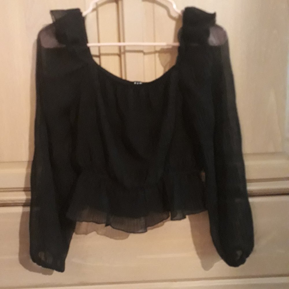 E&M Blouse. Size S Half blouse